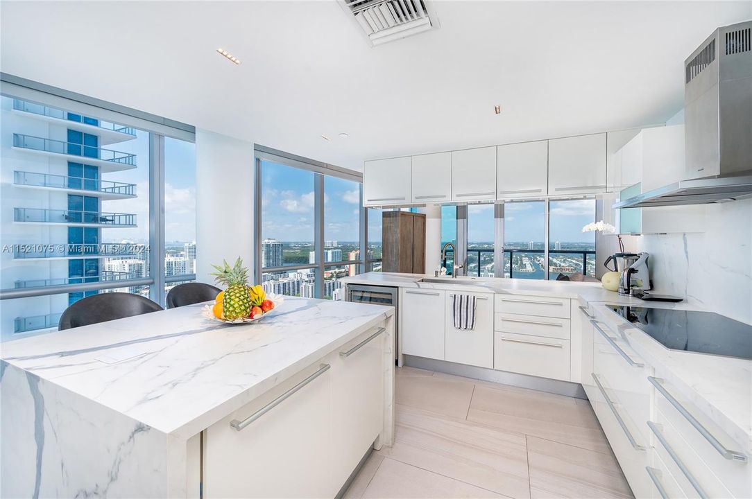 For Sale: $3,890,000 (4 beds, 4 baths, 2485 Square Feet)