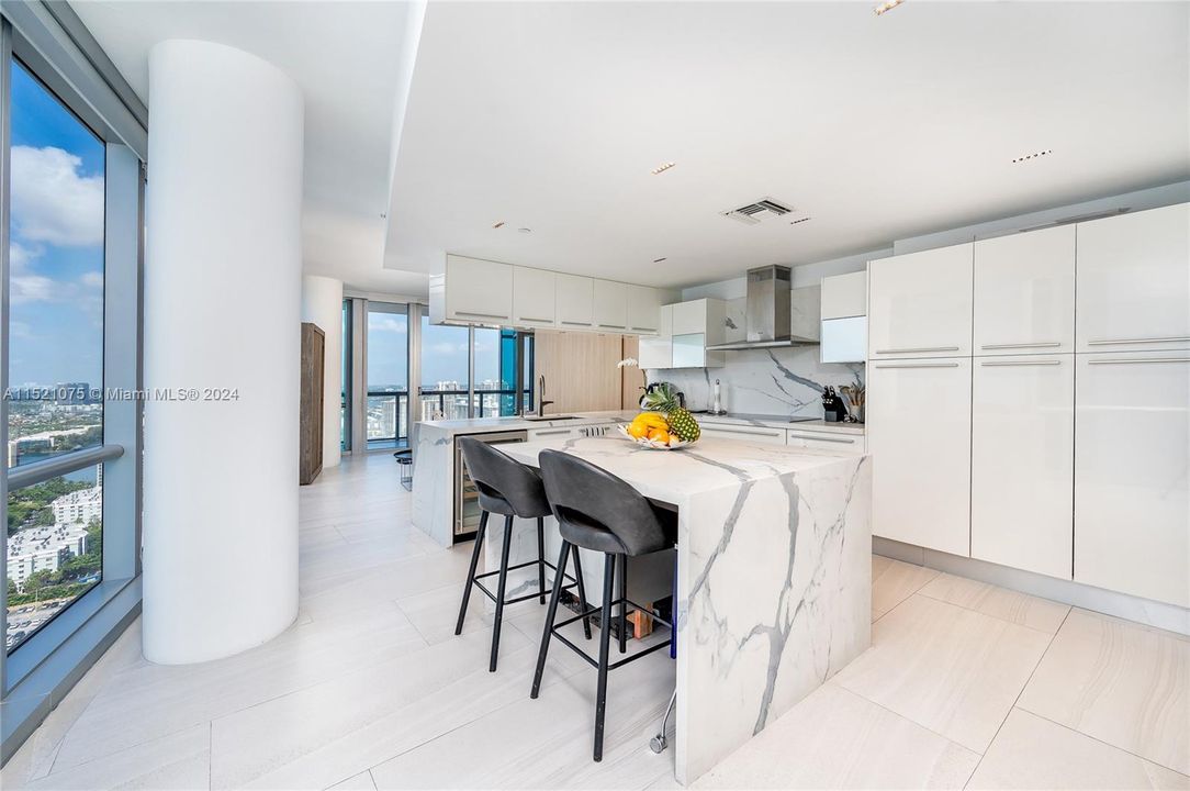 For Sale: $3,890,000 (4 beds, 4 baths, 2485 Square Feet)
