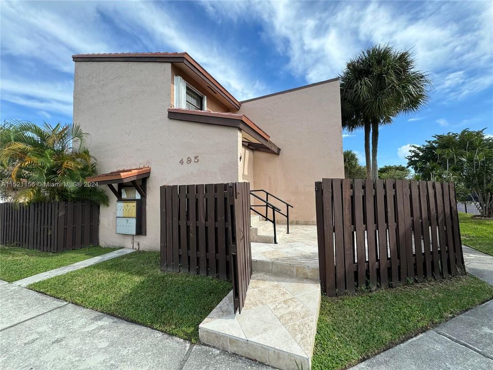 Recently Rented: $2,950 (3 beds, 2 baths, 1130 Square Feet)