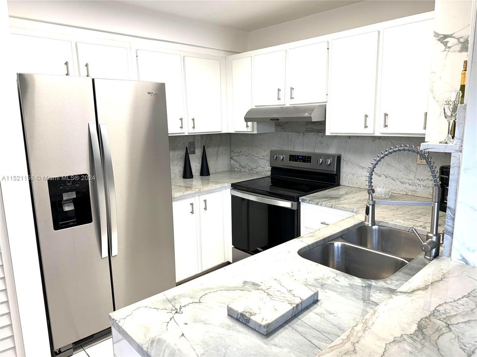 Recently Rented: $2,950 (3 beds, 2 baths, 1130 Square Feet)