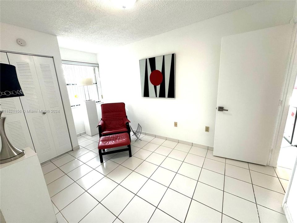 Recently Rented: $2,950 (3 beds, 2 baths, 1130 Square Feet)