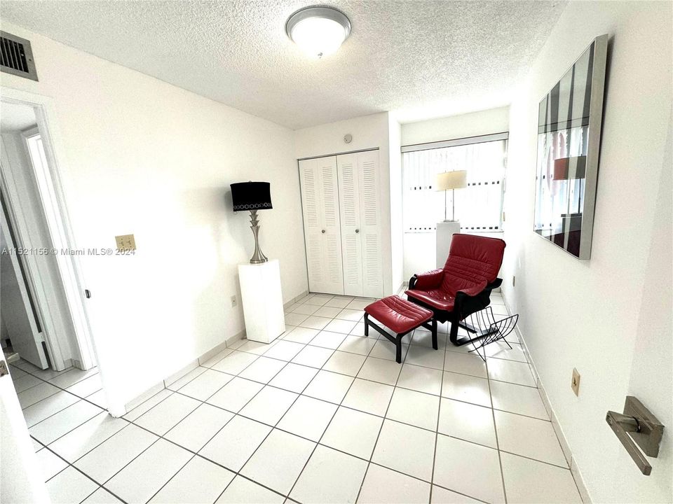 Recently Rented: $2,950 (3 beds, 2 baths, 1130 Square Feet)