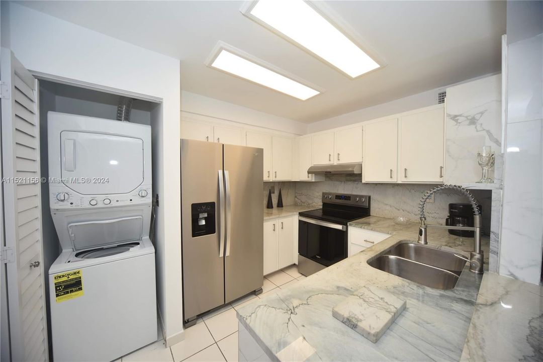 Recently Rented: $2,950 (3 beds, 2 baths, 1130 Square Feet)