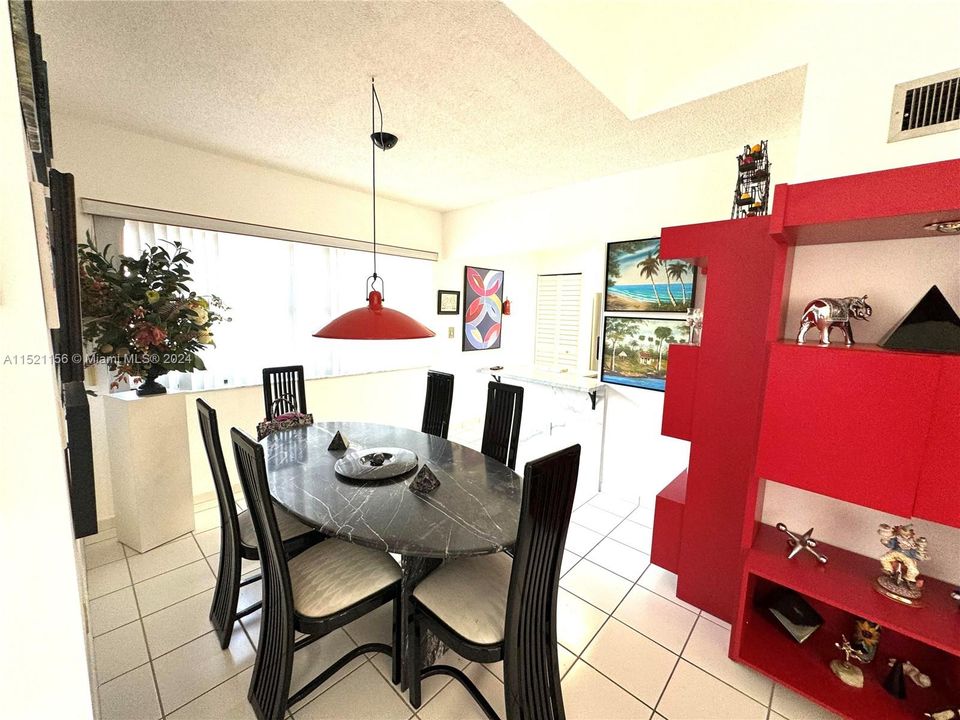 Recently Rented: $2,950 (3 beds, 2 baths, 1130 Square Feet)