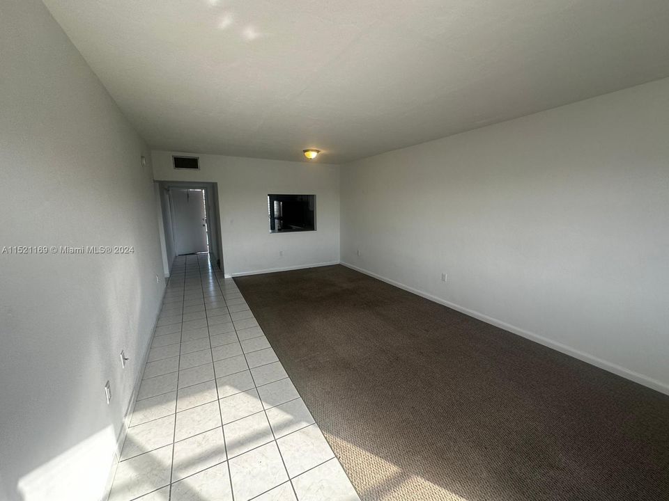 Active With Contract: $110,000 (1 beds, 1 baths, 850 Square Feet)
