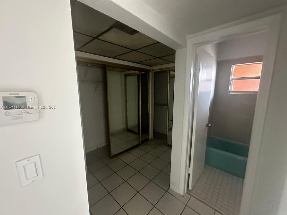 Active With Contract: $110,000 (1 beds, 1 baths, 850 Square Feet)