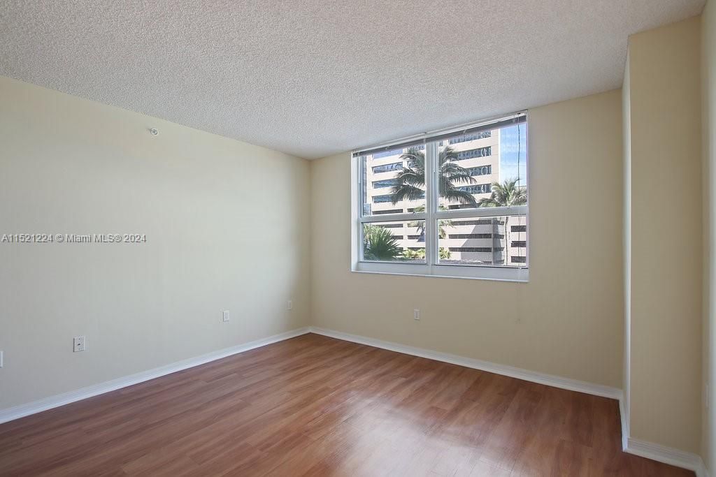 Recientemente alquilado: $2,863 (1 camas, 1 baños, 872 Pies cuadrados)