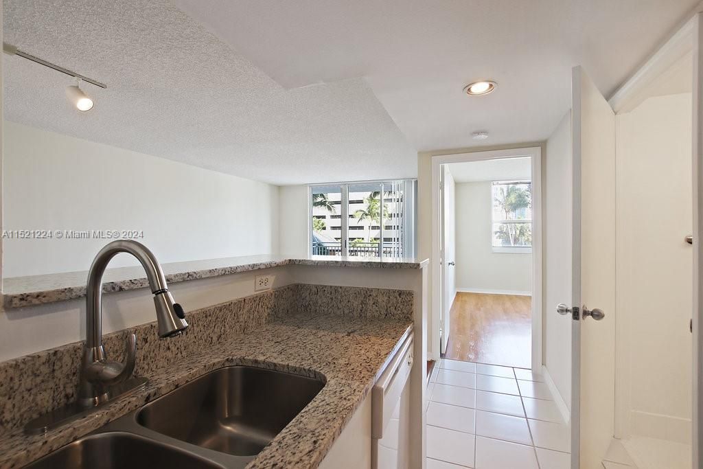 Recientemente alquilado: $2,863 (1 camas, 1 baños, 872 Pies cuadrados)