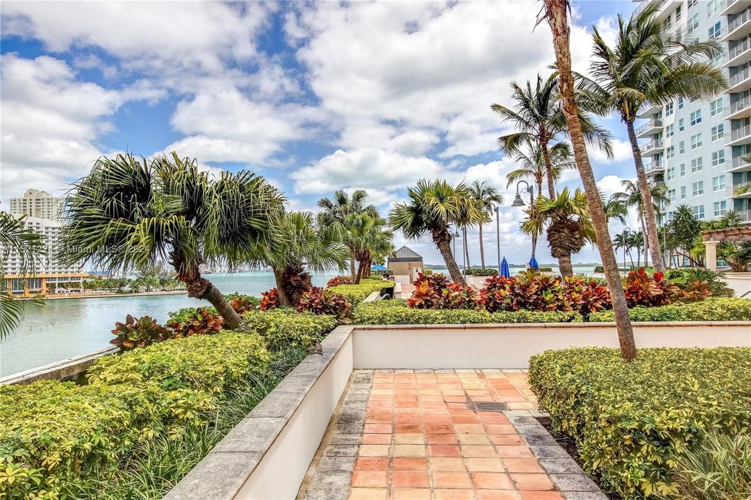 Recientemente alquilado: $2,863 (1 camas, 1 baños, 872 Pies cuadrados)