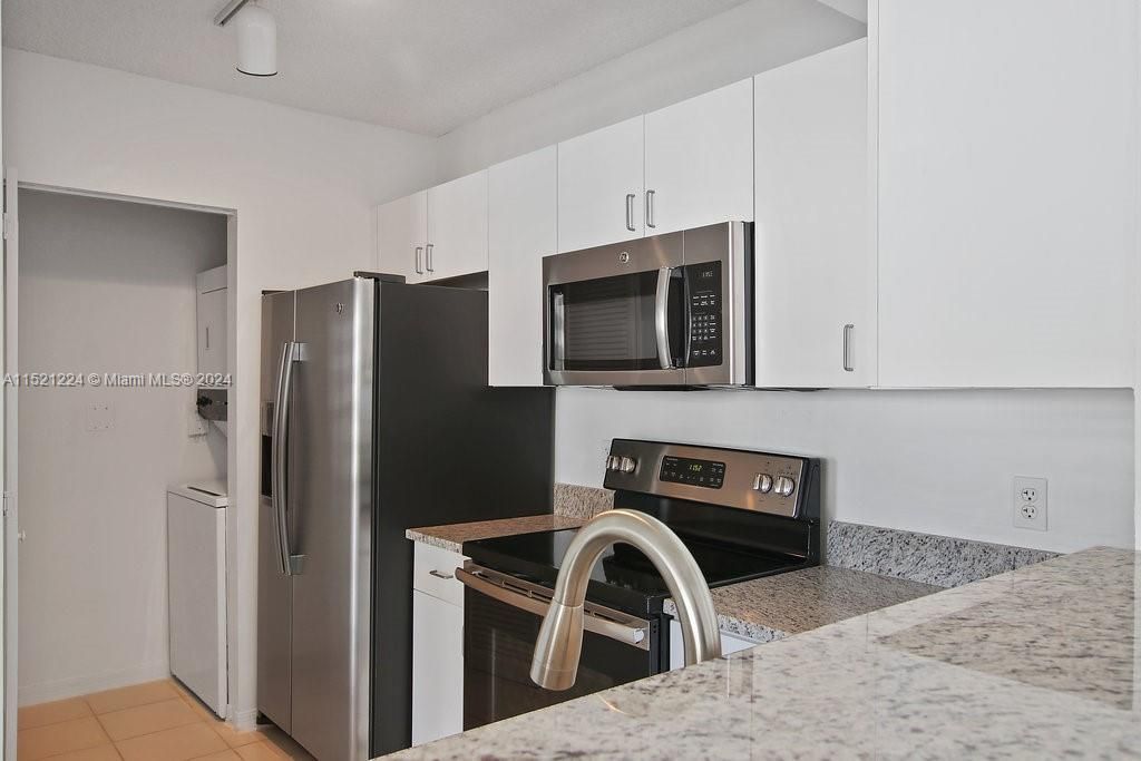 Recientemente alquilado: $2,863 (1 camas, 1 baños, 872 Pies cuadrados)