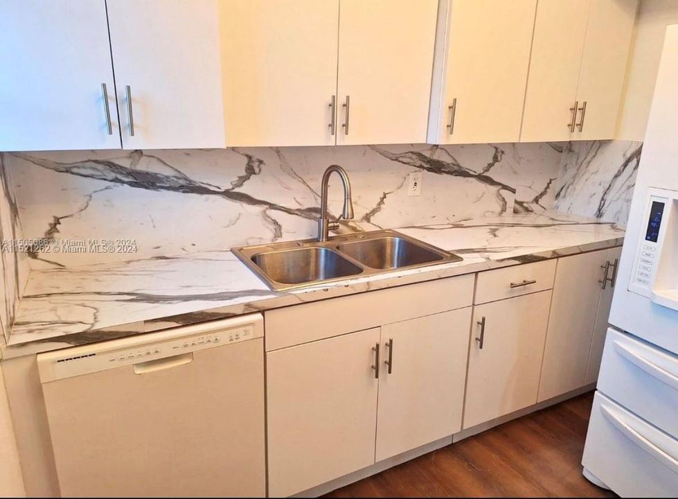 Recently Rented: $2,800 (3 beds, 2 baths, 1329 Square Feet)