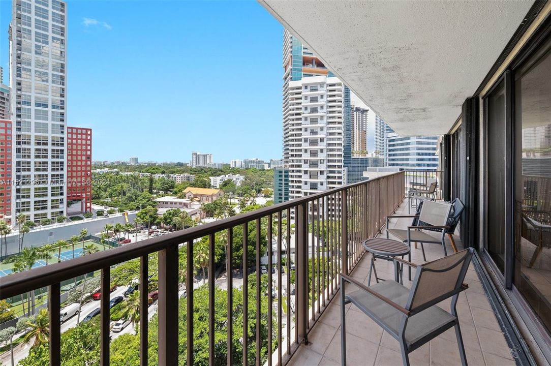 Active With Contract: $5,900 (3 beds, 3 baths, 2059 Square Feet)