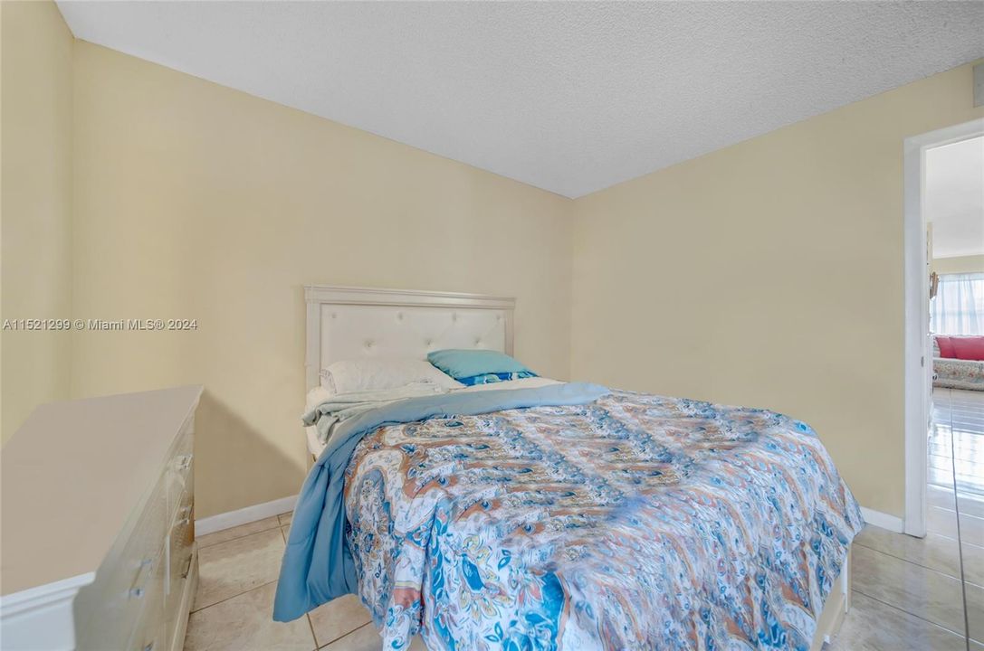 Active With Contract: $80,000 (1 beds, 1 baths, 590 Square Feet)