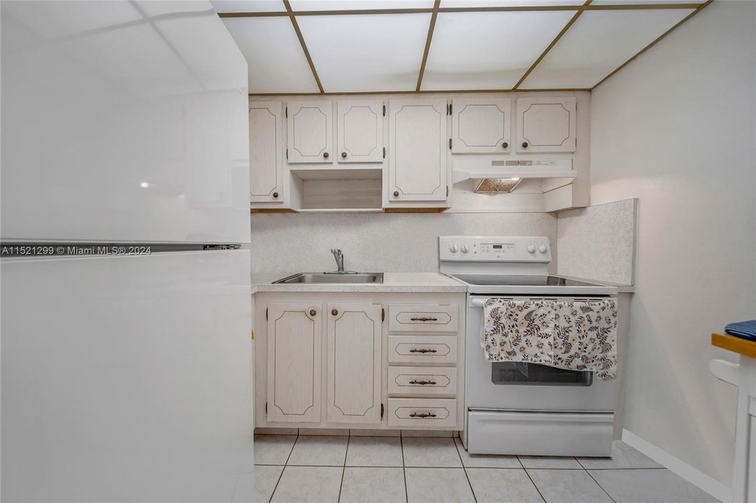 Active With Contract: $80,000 (1 beds, 1 baths, 590 Square Feet)