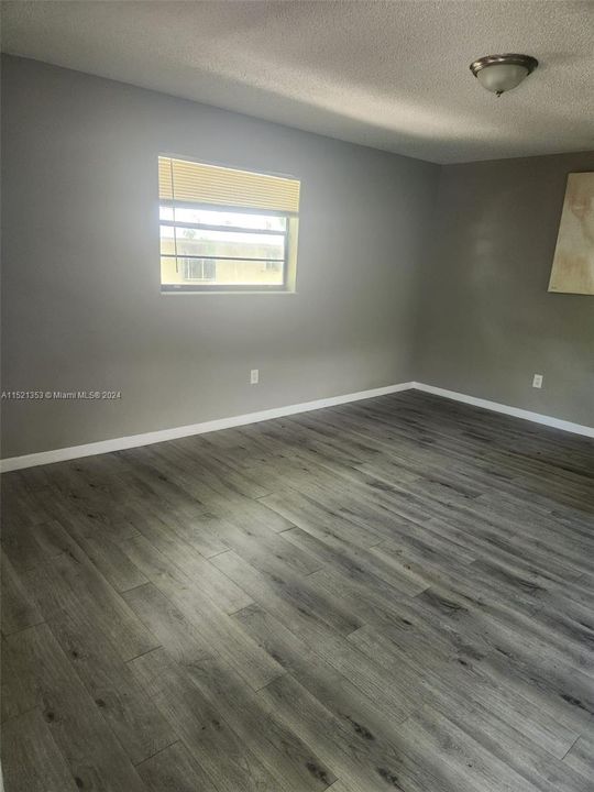 Recently Rented: $2,900 (2 beds, 1 baths, 1014 Square Feet)