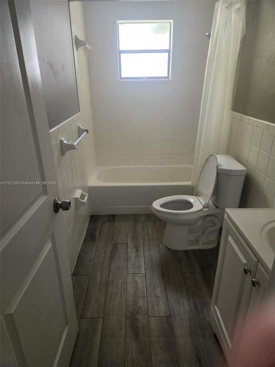 Recently Rented: $2,900 (2 beds, 1 baths, 1014 Square Feet)