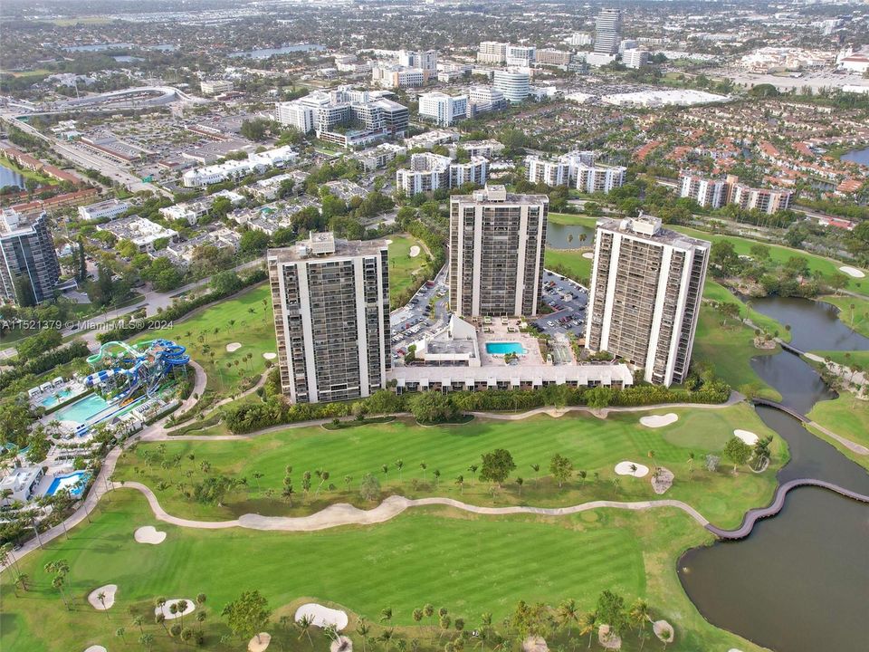 Recently Sold: $290,000 (1 beds, 1 baths, 913 Square Feet)