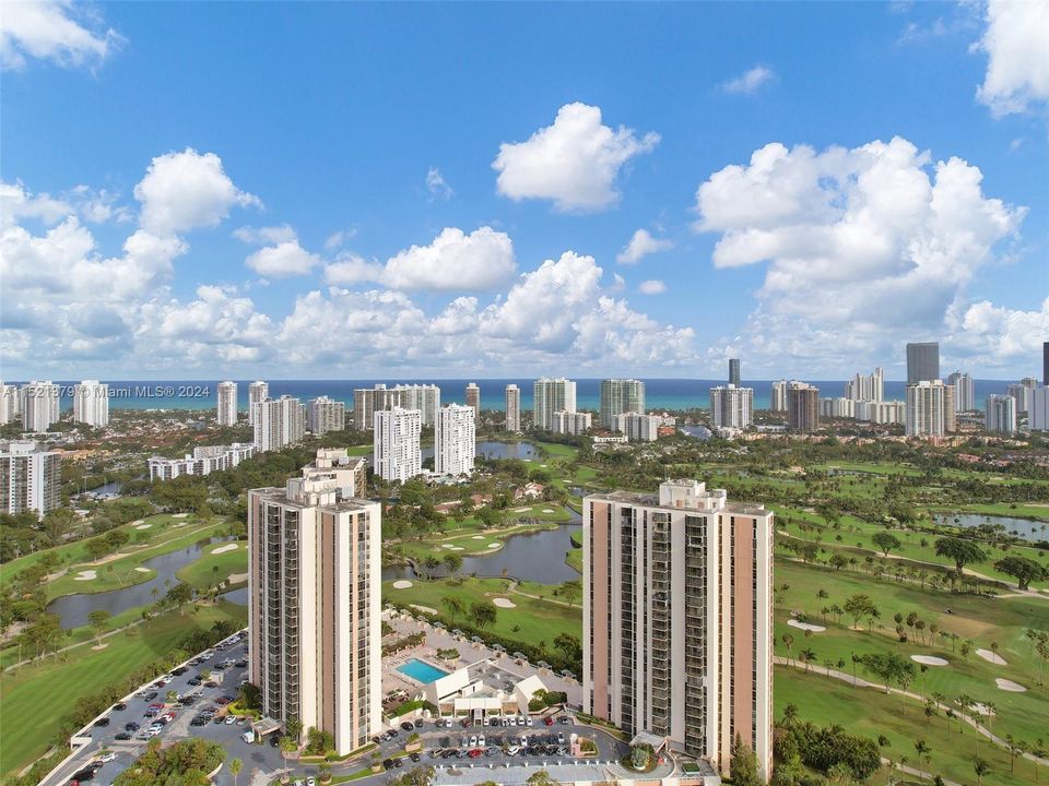 Recently Sold: $290,000 (1 beds, 1 baths, 913 Square Feet)