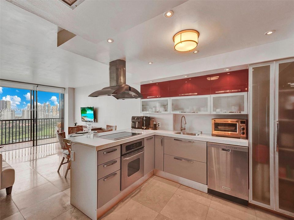 Recently Sold: $290,000 (1 beds, 1 baths, 913 Square Feet)