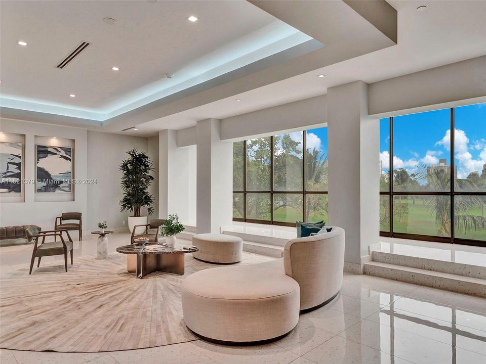 Recently Sold: $290,000 (1 beds, 1 baths, 913 Square Feet)