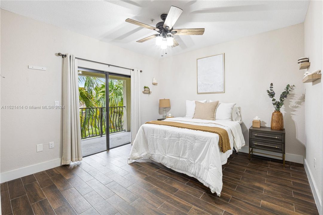 Recently Sold: $949,000 (3 beds, 2 baths, 1425 Square Feet)