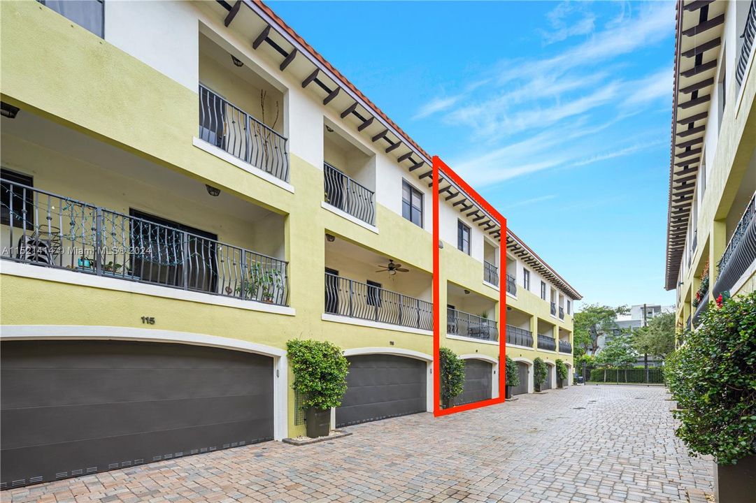 Vendido Recientemente: $949,000 (3 camas, 2 baños, 1425 Pies cuadrados)