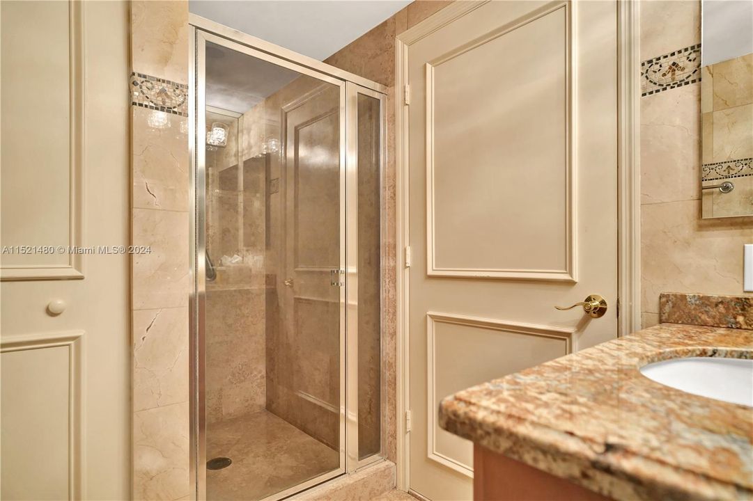 待售: $2,999,000 (3 贝兹, 3 浴室, 2010 平方英尺)