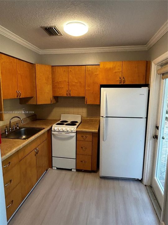 Recently Rented: $1,800 (1 beds, 1 baths, 675 Square Feet)