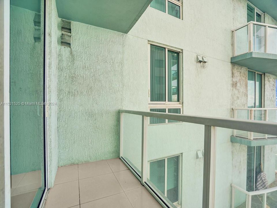 Recently Rented: $2,600 (1 beds, 1 baths, 651 Square Feet)