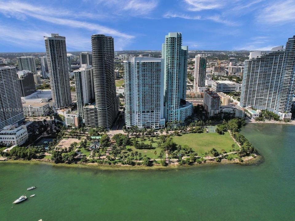 Recently Rented: $2,600 (1 beds, 1 baths, 651 Square Feet)