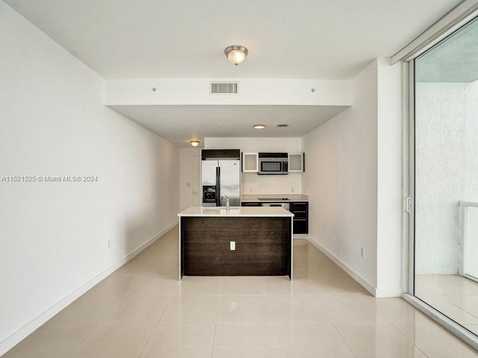 Recently Rented: $2,600 (1 beds, 1 baths, 651 Square Feet)