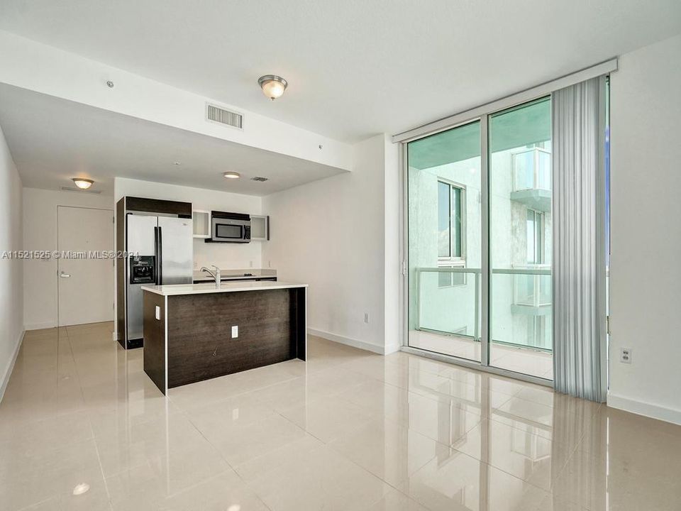 Recently Rented: $2,600 (1 beds, 1 baths, 651 Square Feet)