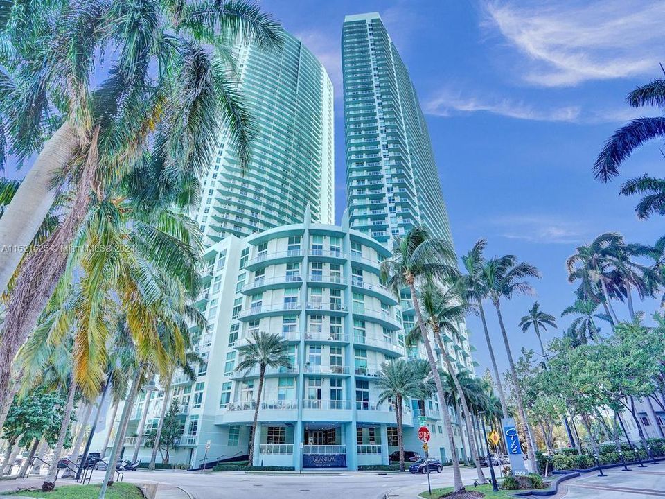 Recently Rented: $2,600 (1 beds, 1 baths, 651 Square Feet)