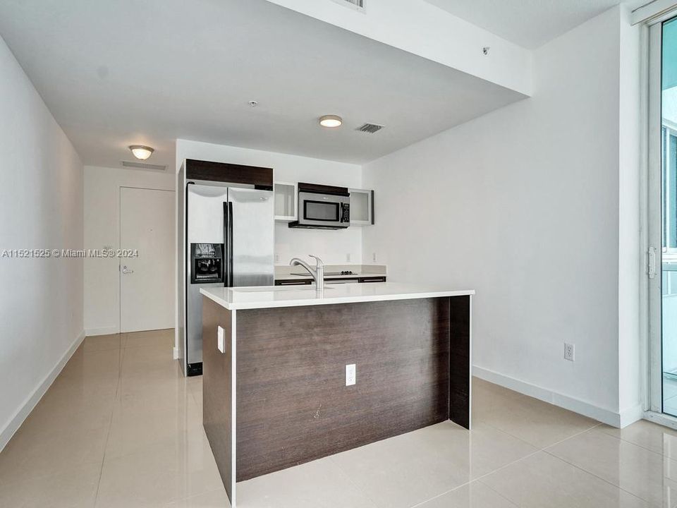 Recently Rented: $2,600 (1 beds, 1 baths, 651 Square Feet)