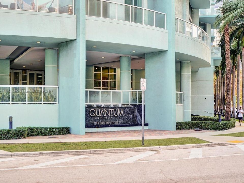 Recently Rented: $2,600 (1 beds, 1 baths, 651 Square Feet)