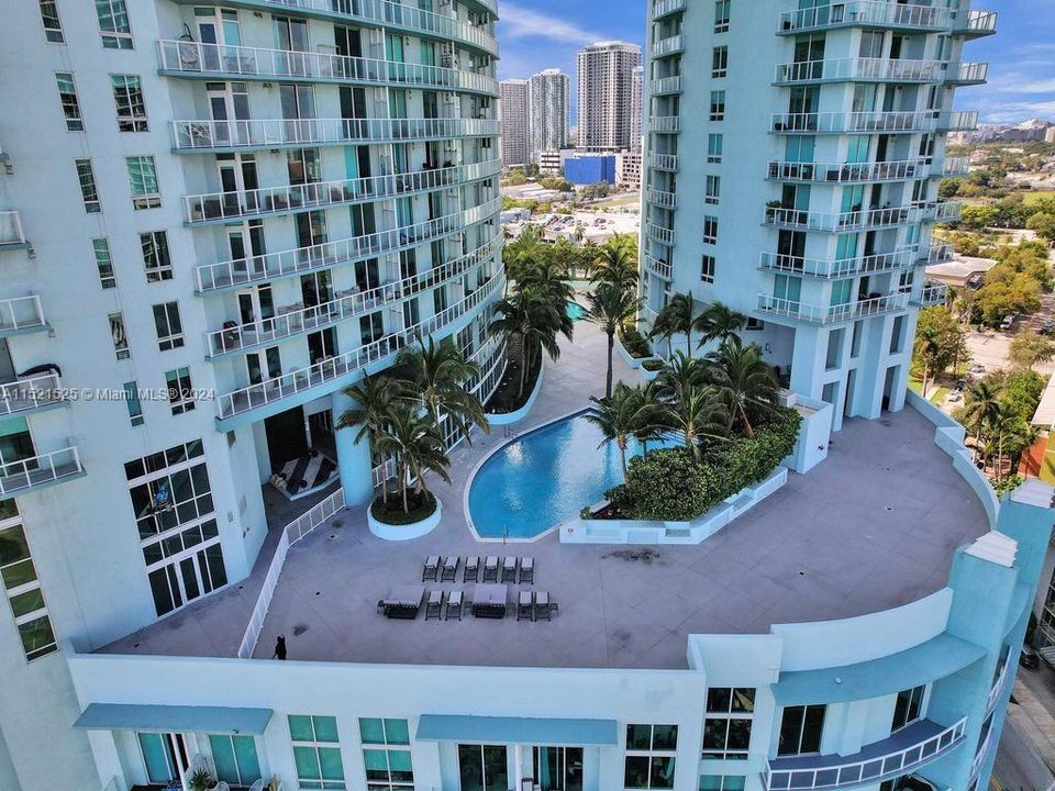 Recently Rented: $2,600 (1 beds, 1 baths, 651 Square Feet)