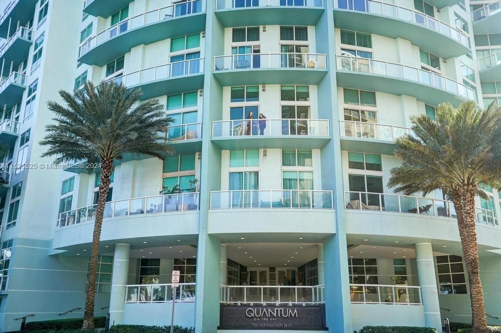 Recently Rented: $2,600 (1 beds, 1 baths, 651 Square Feet)