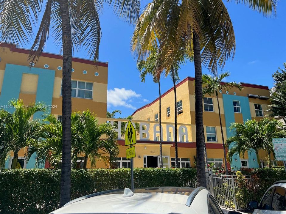 Recently Rented: $2,100 (1 beds, 1 baths, 580 Square Feet)