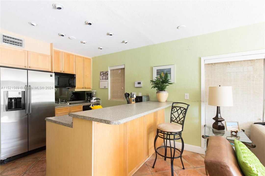 Recently Rented: $2,100 (1 beds, 1 baths, 580 Square Feet)