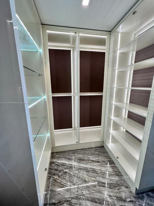 High-end Italian custom-made closet
