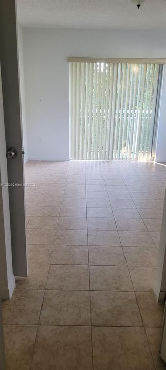 Recently Sold: $285,000 (2 beds, 2 baths, 1113 Square Feet)