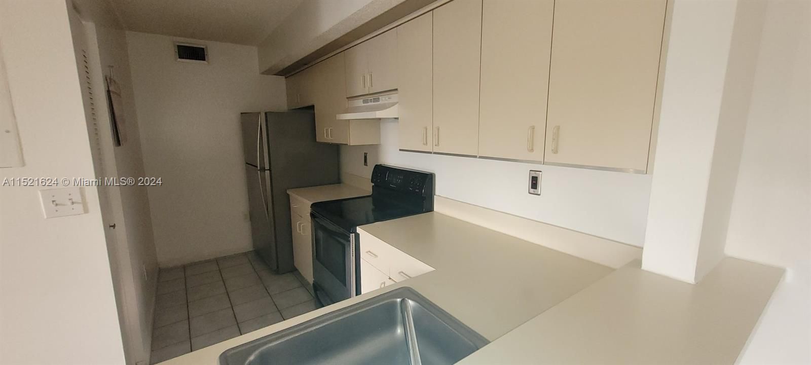 Vendido Recientemente: $285,000 (2 camas, 2 baños, 1113 Pies cuadrados)