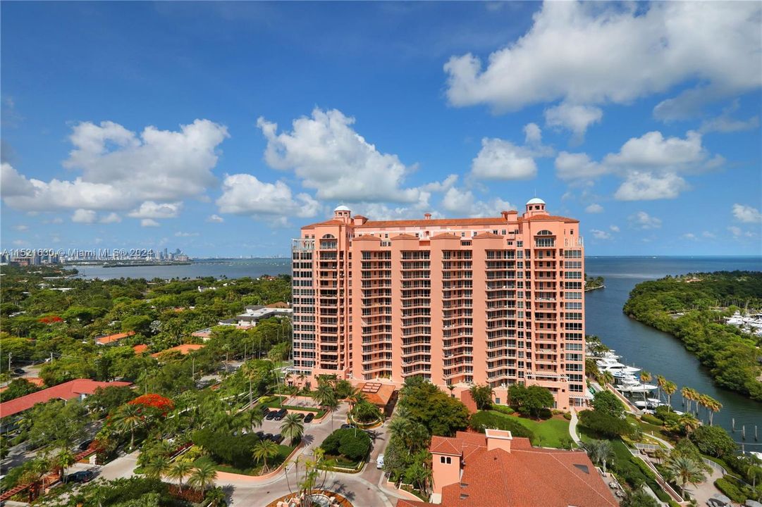 For Sale: $2,950,000 (3 beds, 3 baths, 3165 Square Feet)