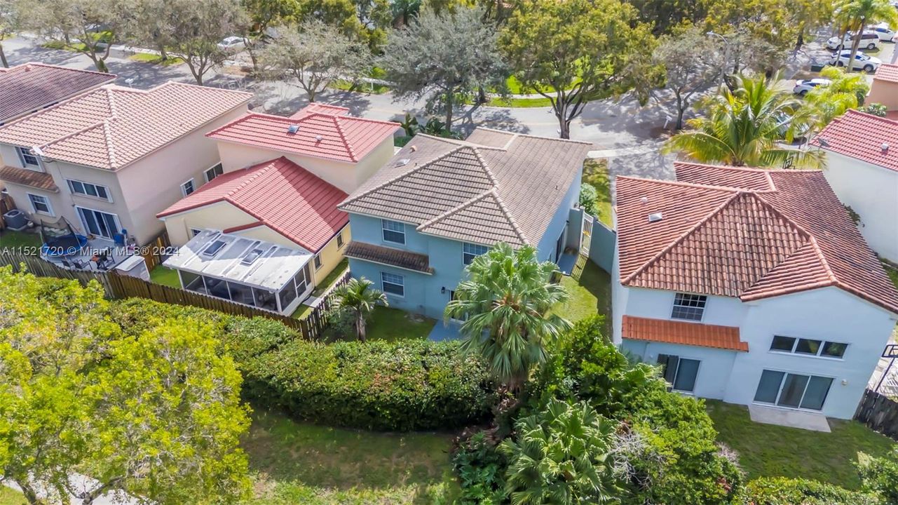 最近售出: $649,999 (4 贝兹, 2 浴室, 1819 平方英尺)