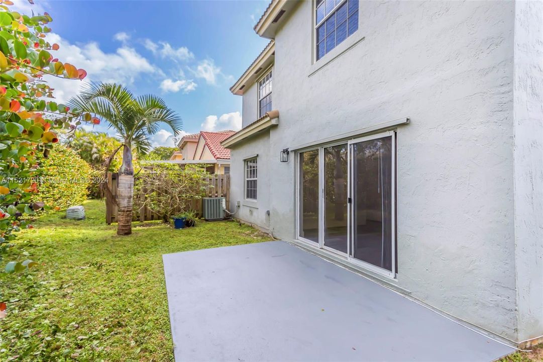 最近售出: $649,999 (4 贝兹, 2 浴室, 1819 平方英尺)