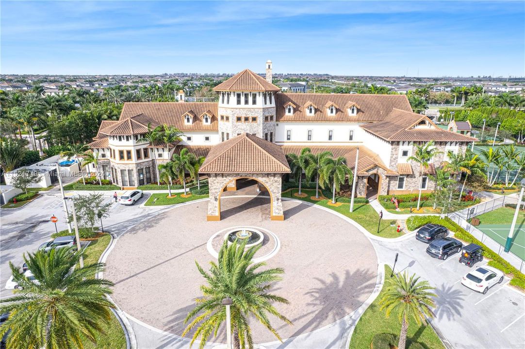 Recently Sold: $965,000 (4 beds, 3 baths, 2972 Square Feet)