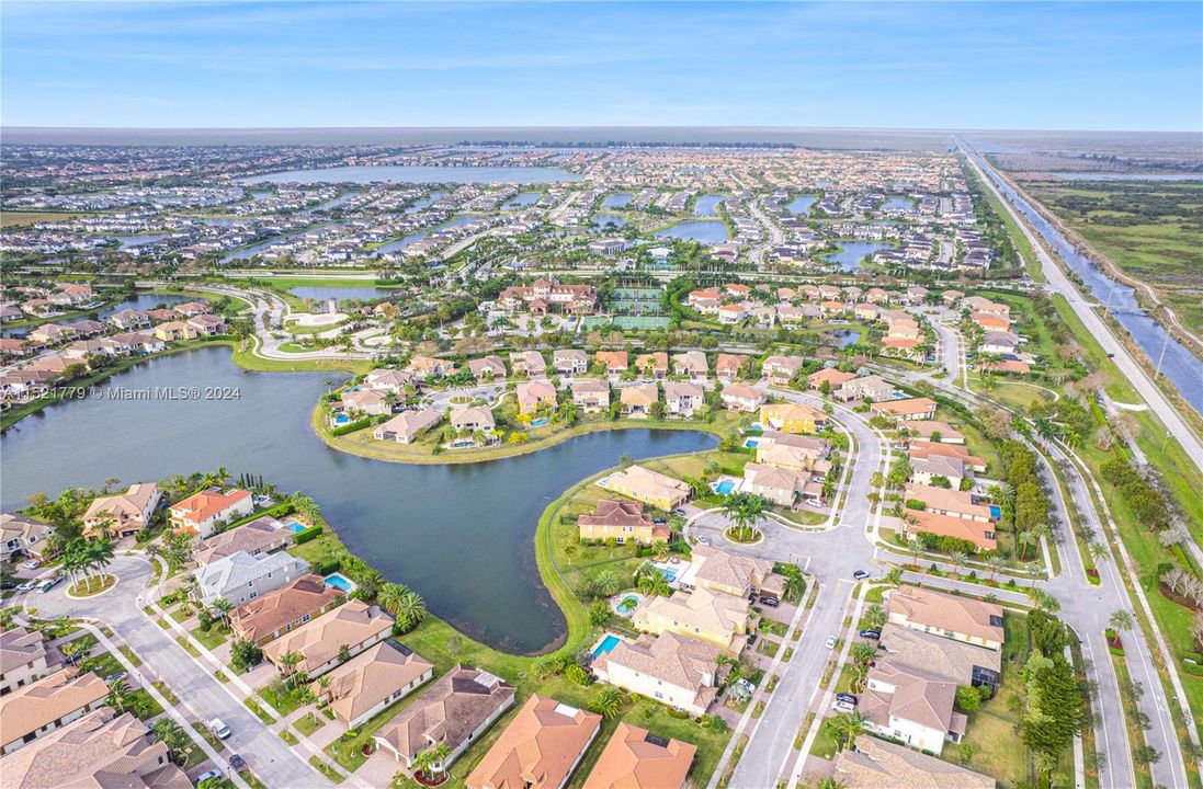 Recently Sold: $965,000 (4 beds, 3 baths, 2972 Square Feet)