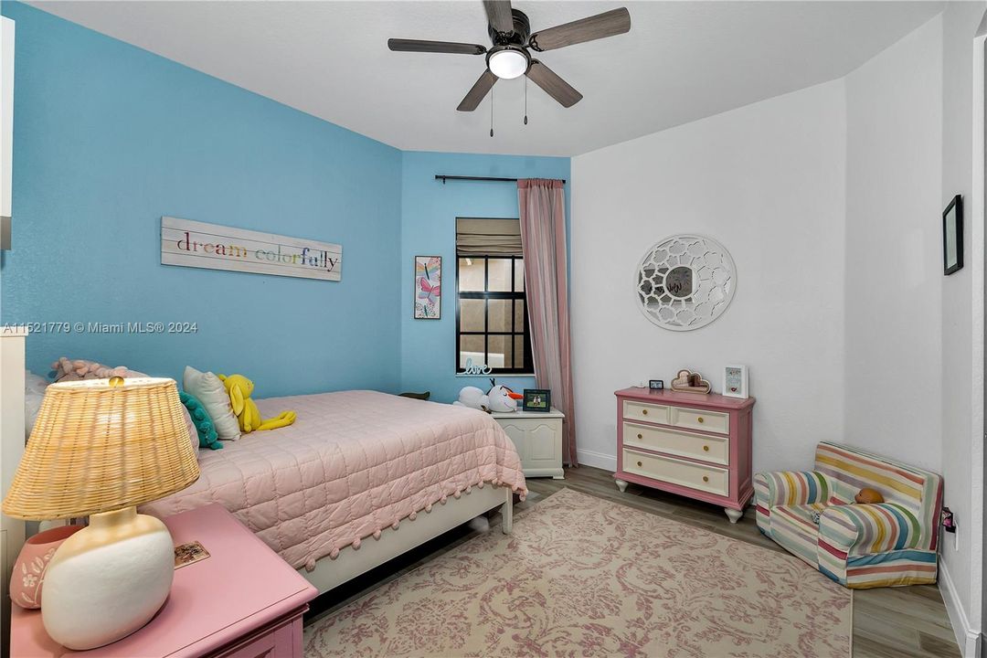 Recently Sold: $965,000 (4 beds, 3 baths, 2972 Square Feet)