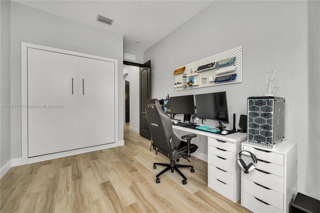 Recently Sold: $965,000 (4 beds, 3 baths, 2972 Square Feet)