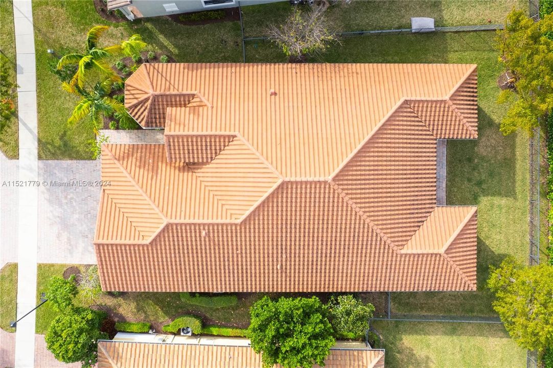 Recently Sold: $965,000 (4 beds, 3 baths, 2972 Square Feet)